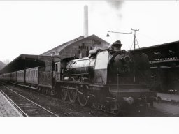 nmbs_9_040_type9_cockerill_fabnr_2729_in_dienst_6_1910_uit_dienst_6_1951_station_charleroi-sud_20170326_1975365790